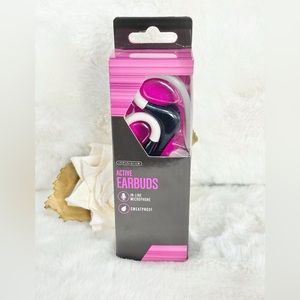NWT  ACTIVE EARBUDS IN-LINE MICROPHONE. SWEATPROOF. High quality stereo sound